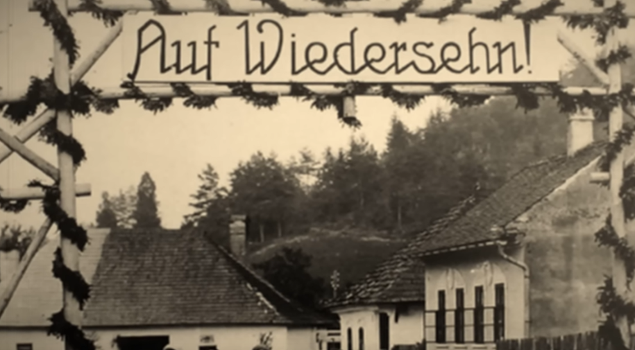Nemecký "mantácky" nápis "Dovidenia," ktorý bol na konci obce Štós (1931)5